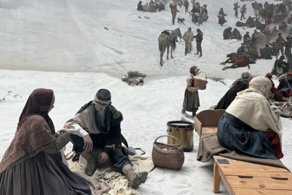 Closeup of painted figures of refugees and soldiers in Bourbaki Panorama.