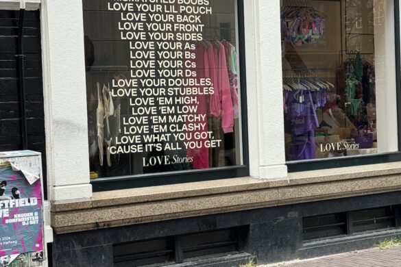 amsterdam shop window love yourself message IMG 2337